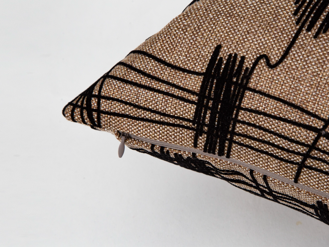 Abstract Black Lines Pillow Cover