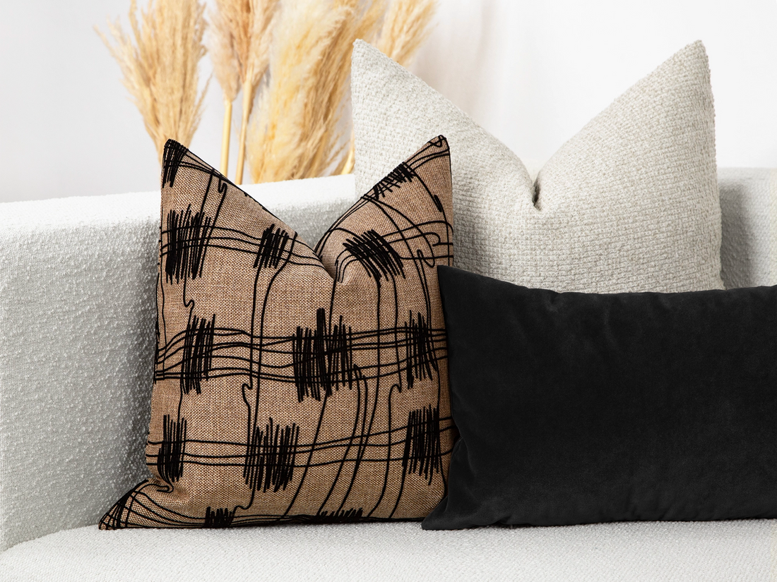 Abstract Black Lines Pillow Cover