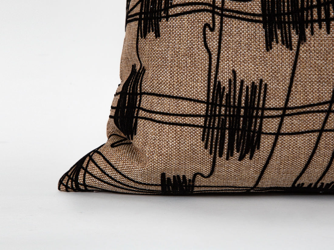 Abstract Black Lines Pillow Cover